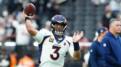 Pittsburgh Steelers Sign Russell Wilson